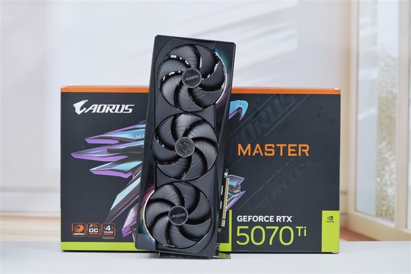 技嘉RTX 5070 Ti超必赢登录级雕评测：最适合高端玩家的游戏显卡 4K144Hz电竞显示器完美搭档(图1)